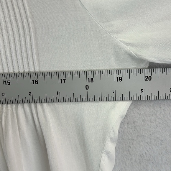 Sundance Pintuck Blouse Size M White Rayon Full Elbow Sleeves Button Front EUC - Picture 11 of 12